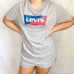 Levi’s Graphic Tee